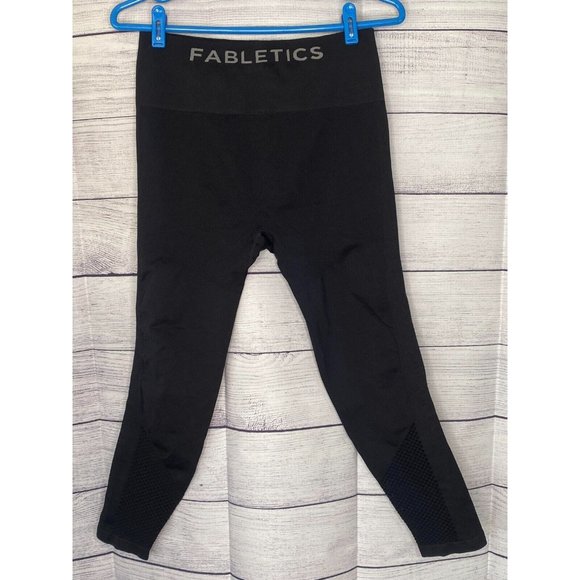 Women's Fabletics black leggins size small - Picture 2 of 3